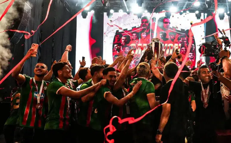 Amedspor Süper Lig kupasını Diyarbakır’da milyonlarca taraftarıyla kaldırdı