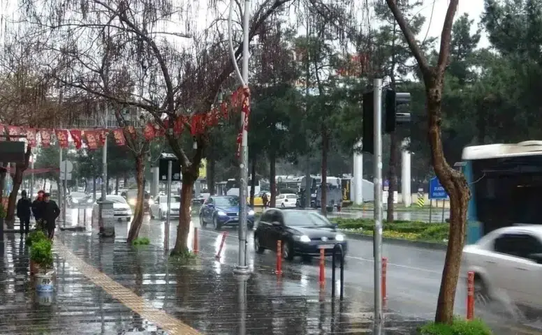 Diyarbakır’da şemsiyeleri hazırlayın: Meteorolojiden saatli sağanak uyarısı geldi