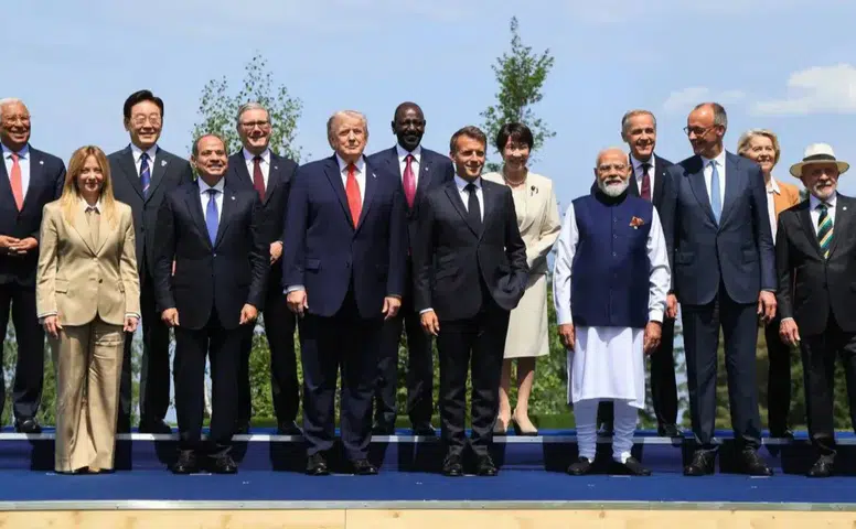 G7 Zirvesi'nde protokolün dışına taşan anlar: Macron saatini unuttu, Trump Grönland'ı hatırlattı