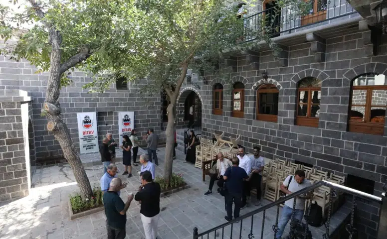 Diyarbakır'ın hafızasına yolculuk: Süryani Kızlar Mektebi ve Zoklu Ailesi sergisi açılıyor