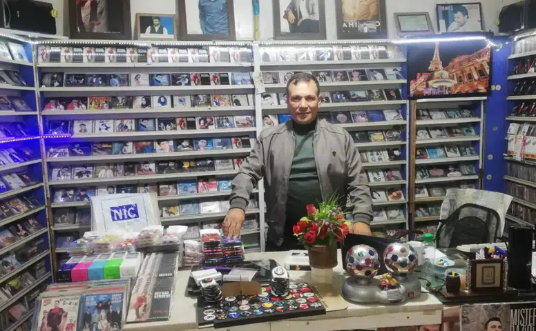 Bursa'da Kürtçe müziğin sessiz direnişi: "Kasetlerimize el konuldu ama vazgeçmedik"