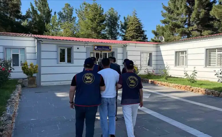 Diyarbakır jandarmasından aranan kişilere büyük operasyon