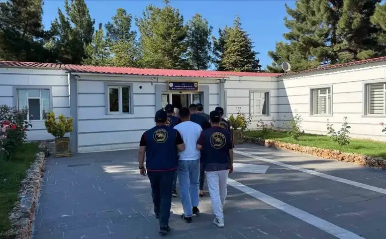 Diyarbakır'da dev operasyon: 152 firari hükümlü ve şüpheli yakalandı