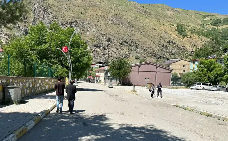 Van sallandı 3.6 büyüklüğündeki sarsıntı kısa süreli panik yaşattı