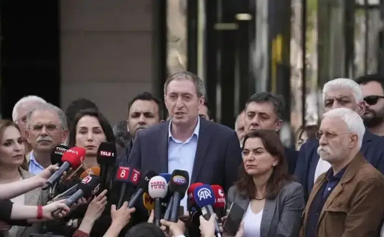 DEM Parti'den siyasi parti turu: Çerçeve yasa taslağı masaya taşınacak
