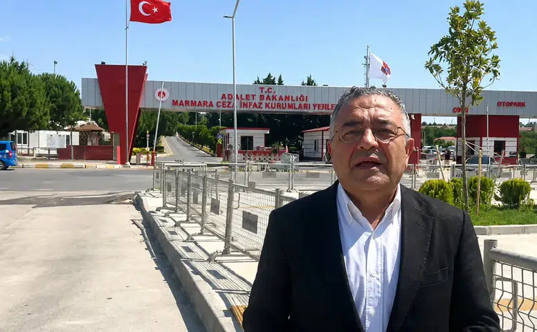 Sezgin Tanrıkulu'ndan Silivri Cezaevi önünde dikkat çeken çıkış: "Türkiye bunu hak etmiyor"