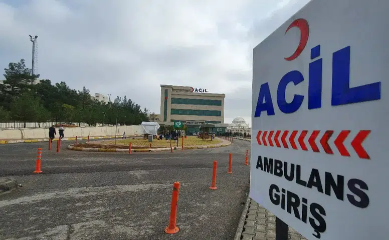 Bismil'de tarlada fenalaşan 3 çocuk annesi hastanede hayatını kaybetti