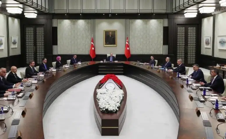 Kabine bugün Beştepe'de toplanıyor: Gündemde Terörsüz Türkiye, ekonomi ve Orta Doğu var