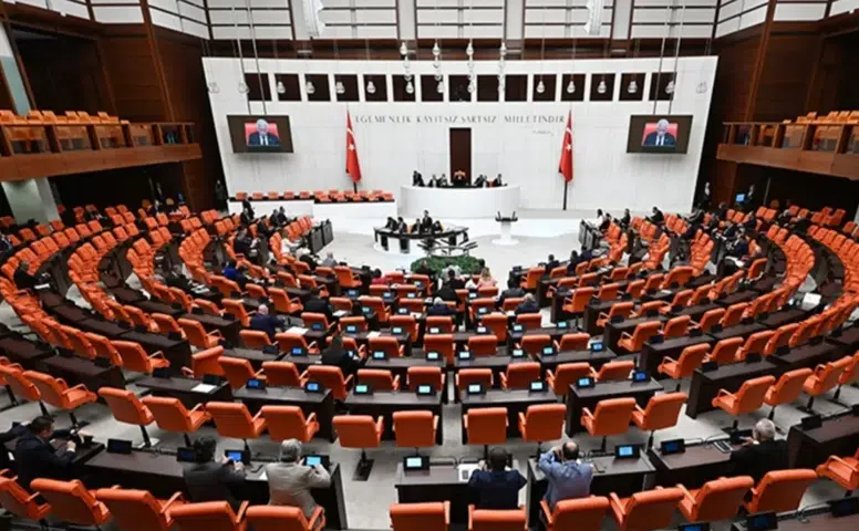 En düşük emekli aylığı komisyonu geçti: 23 bin 552 TL'lik düzenleme kabul edildi