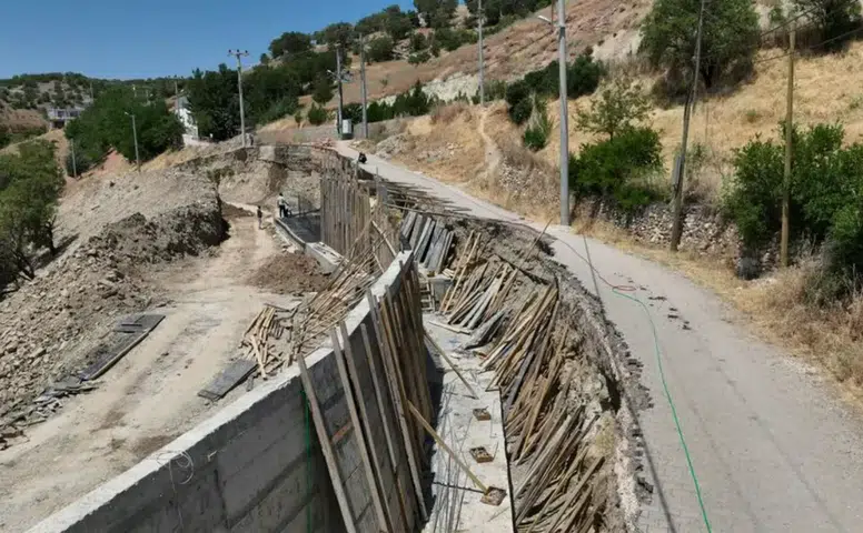 Diyarbakır’da ulaşım seferberliği: 17 ilçede yollar baştan aşağı yenileniyor