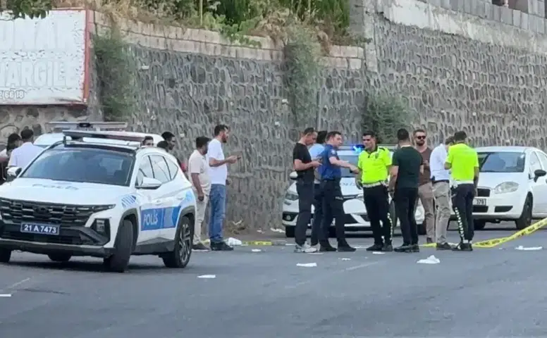Diyarbakır'da dehşet anları: tartıştığı müşteriyi takip edip ateş açtı