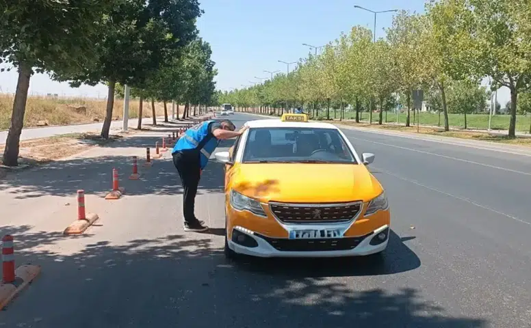 Diyarbakır Havalimanı'nda taksicilere sıkı takip: Kuralları hiçe sayanlara geçit yok