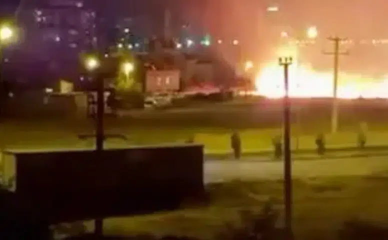 Diyarbakır'da korkutan yangın: Kuru otlar alev aldı, ekipler facianın önüne geçti