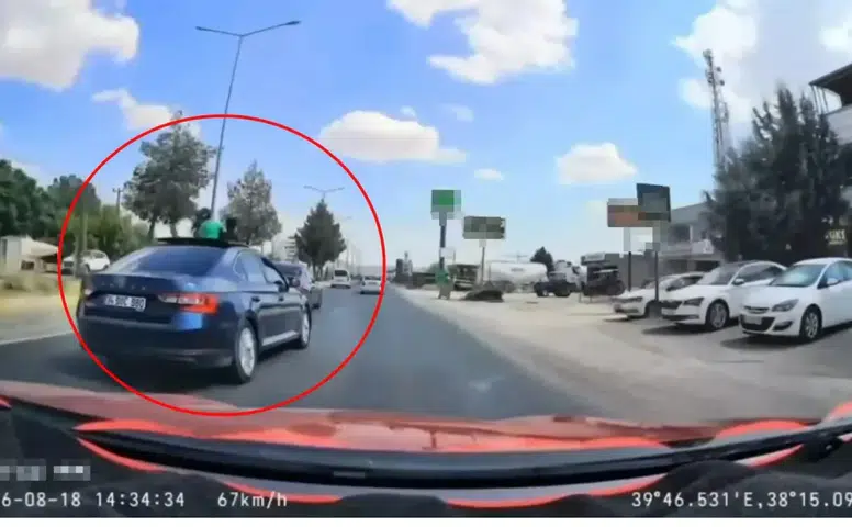 Diyarbakır trafiğinde iki çocuğun yürekleri ağza getiren araç üstü yolculuğu