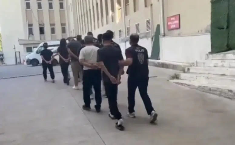 Rojin Kabaiş’in ailesini de hedef aldılar: 8 ilde operasyon, 2 tutuklama