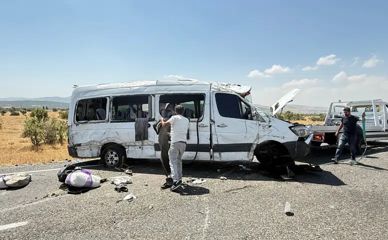 Lice’deki minibüs kazasında bilanço ağırlaştı: 5 kişi hayatını kaybetti