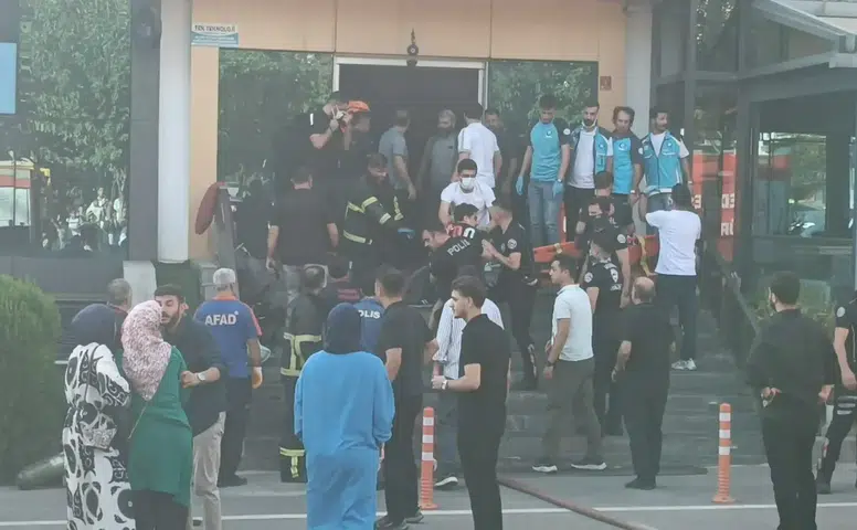 Batman'da spor salonunu alevler sardı, 10 kişi hastaneye kaldırıldı
