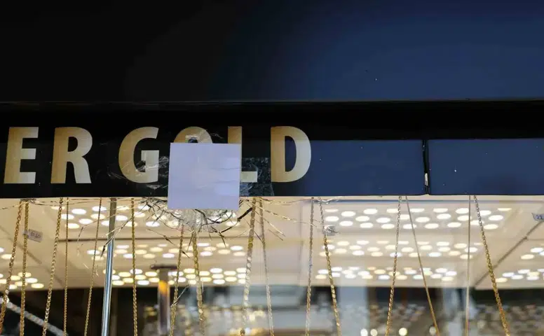 Diyarbakırda bir kuyumcuya sabah saatlerinde silahlı saldırı düzenlendi