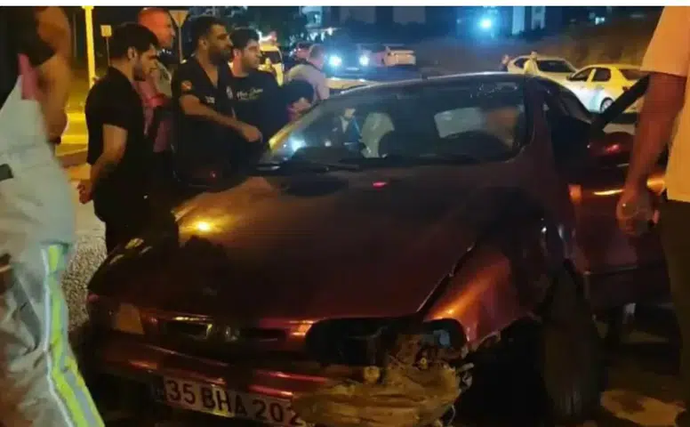 Diyarbakır Kayapınar’da otomobil refüje çarptı: Sürücü araçta sıkıştı