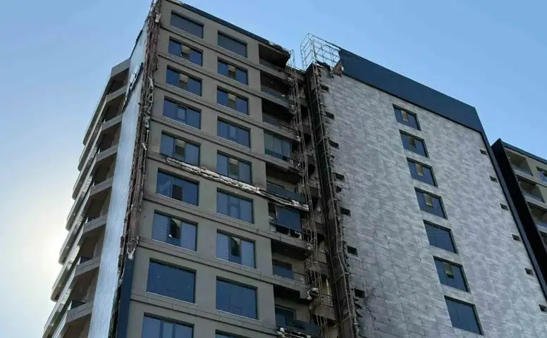 Diyarbakır'da 12 katlı plazayı saran yangında hasar gün yüzüne çıktı