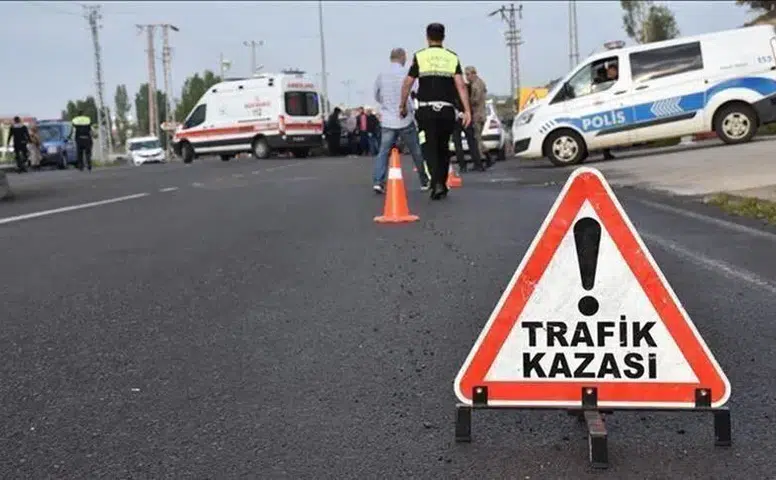Diyarbakır-Bingöl yolunda minibüs devrildi: Yaralılar var