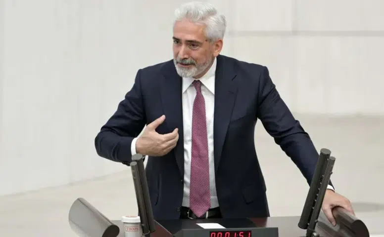 Kürtçe tabelaların kaldırılmasını isteyenlere Ensarioğlu’ndan sert yanıt