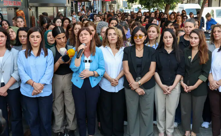 Diyarbakır’da kadın cinayetlerine tepki: “Hep birlikte hesabını sormalıyız”