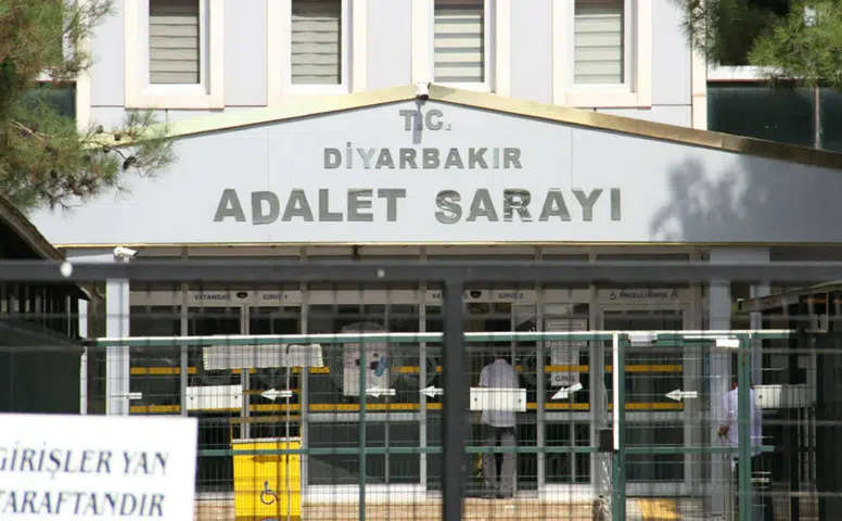Diyarbakır’da sabah operasyonu: Çok sayıda kişi gözaltında