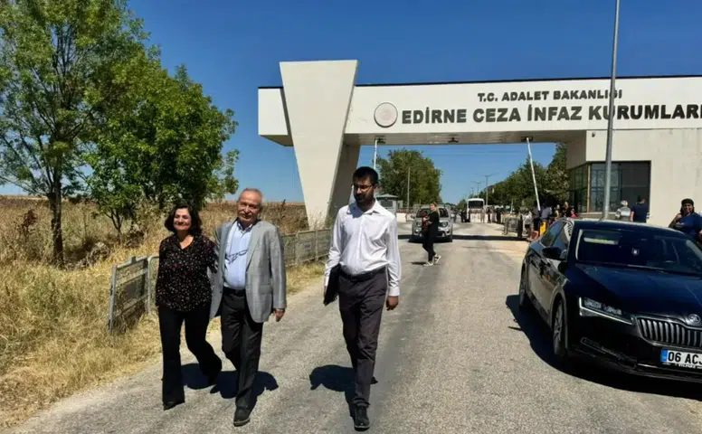7 yıl sonra aynı kapıdan çıktı: Selçuk Mızraklı tahliye edildi