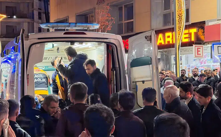Yüksekova merkezinde silahlı saldırı sonucu üç kişi yaralandı