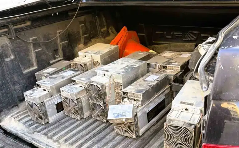 Nusaybin'de kaçak elektrikle kripto para üretimi yapan tesise operasyon