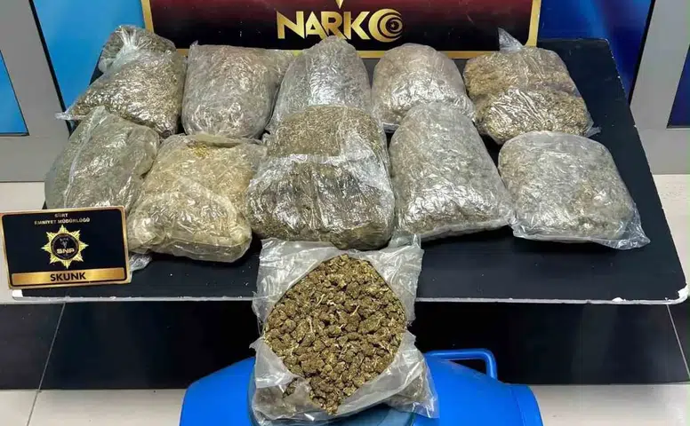 Siirt'te narkotik operasyonu: 5 kilo 700 gram skunk ele geçirildi