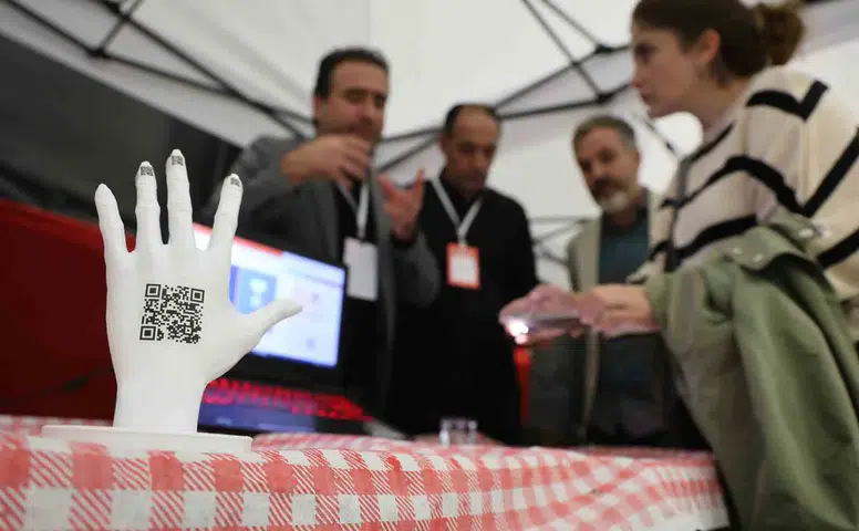 Elazığlı öğrenciler Alzheimer hastaları için QR kodlu takip sistemi geliştirdi
