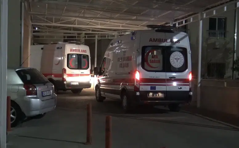 Siverek yolunda otomobil takla attı üç kişi yaralandı