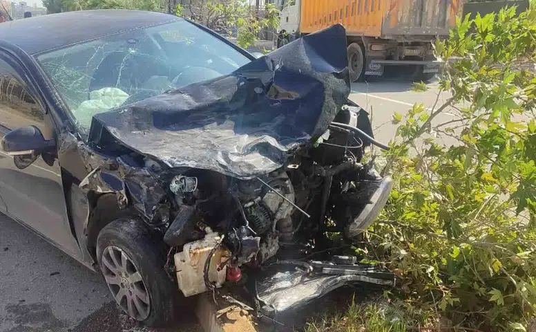 Silvan merkezde iki aracın karıştığı kazada iki kişi yaralandı