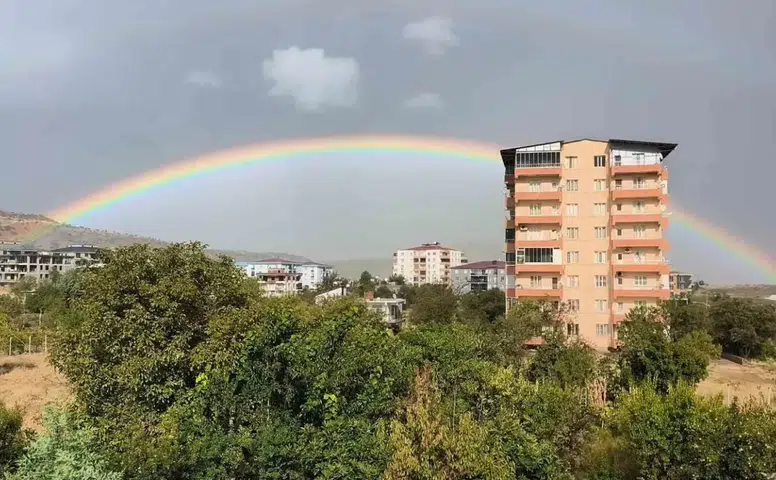 Dicle semalarında beliren gökkuşağı görenleri kendine hayran bıraktı