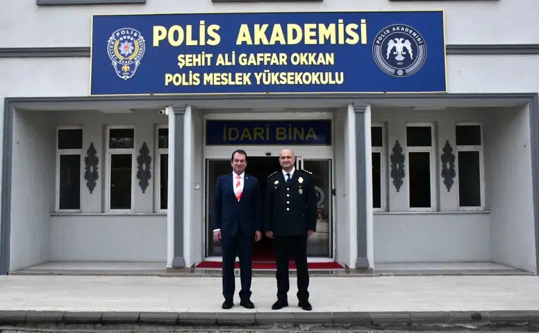 Dicle Üniversitesi Rektörü'nden Diyarbakır'daki polis akademisinde dikkat çeken ders
