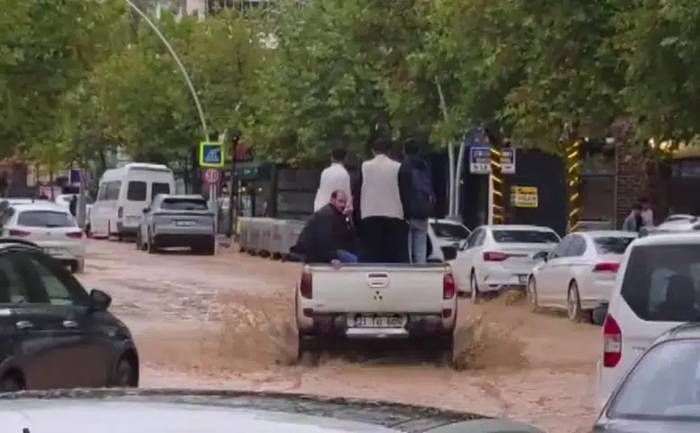 Diyarbakır'da belediyeden dikkat çeken itiraf: Altyapı sorunları yıllardır birikmiş