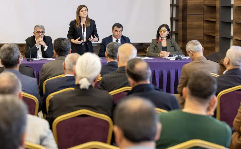 Diyarbakır'da esnaf ve oda başkanlarıyla toplantı: Sorunlar anlatıldı, çözüm sözü verildi