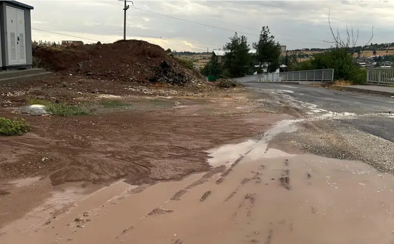 Diyarbakır'da çözülemeyen yol sorunu: İki belediyeye de başvuru yapıldı, sonuç yok