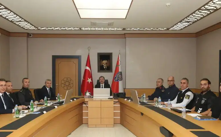 Amedspor-Samsunspor maçı öncesi güvenlik zirvesi: Vali Tavlı başkanlığında toplandılar