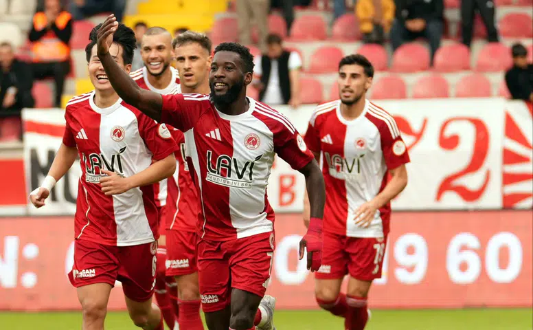 Batman Petrolspor İstanbulspor'u 4-2 mağlup etti: Üç haftalık kötü gidişe son verdi