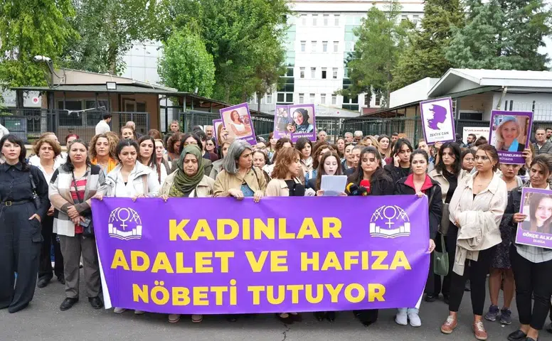 Diyarbakır’dan güçlü mesaj: Kadın dayanışması için adliye önünde nöbet başladı