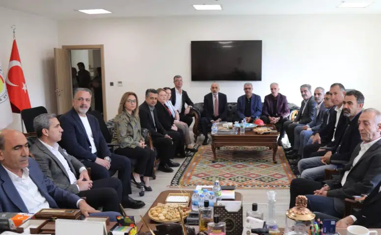 Güneydoğu Anadolu Bölgesi Belediyeler Birliği'nden Diyarbakır Ticaret ve Sanayi Odası'na ziyaret