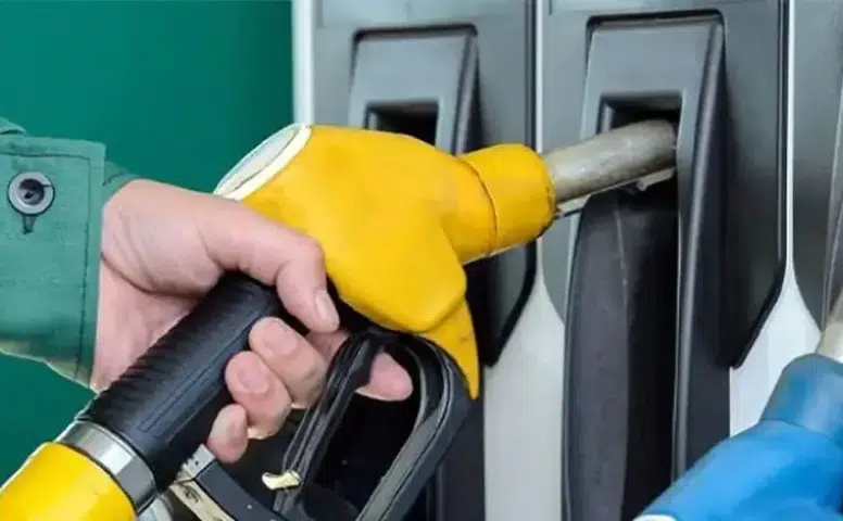 Depo dolduracaklara müjde: Motorinde indirim serisi hız kesmiyor, tabelalar yeniden güncellendi