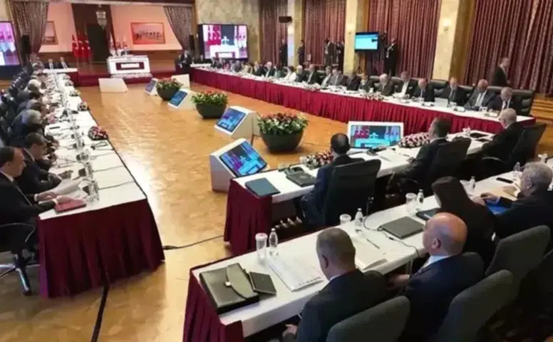 Çözüm süreci için kritik viraj: Silah bırakana bir yıl süre, siyasete ise 5 yıl kapı duvar