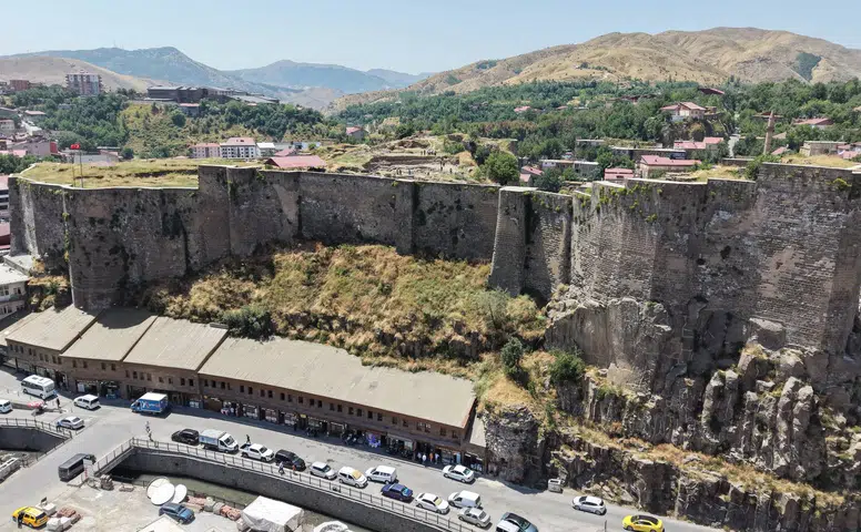 Bitlis Kalesi restorasyona hazırlanıyor