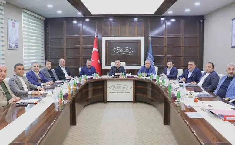 Vanlılar ulaşım krizinin sona ermesi için acil çözüm bekliyor