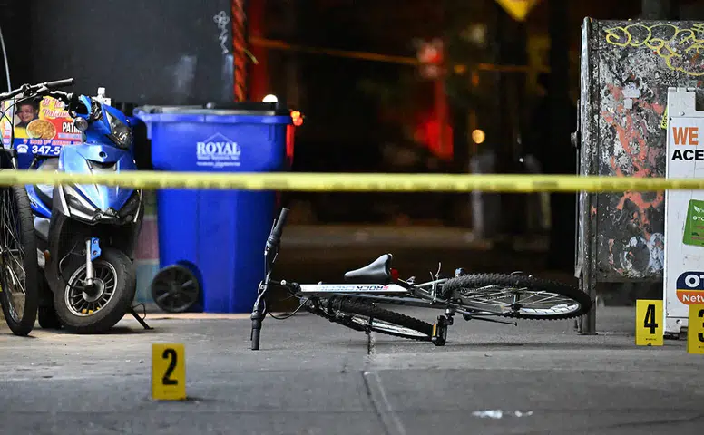 Bronx'ta kanlı gün: Şarküteri önünde kurşunların hedefi olan 12 yaşındaki çocuk hayatını kaybetti
