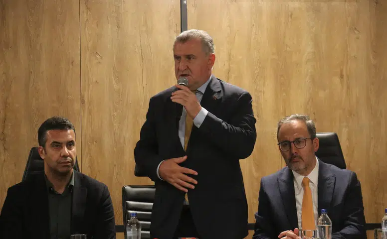Bakan Osman Aşkın Bak Diyarbakırda yeni spor yatırımlarını müjdeledi